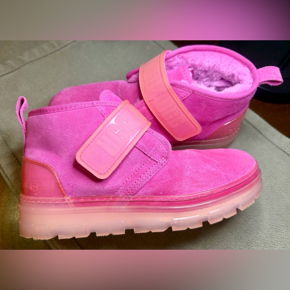 UGG Neumel Women’s Suede Chukka Boots Barbie Pink Core, Size 9 Like New - Picture 2 of 9